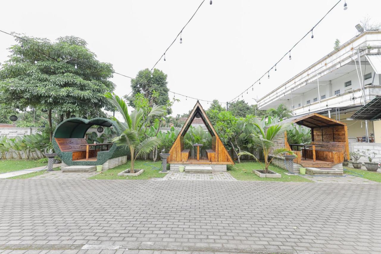 Hotel Reddoorz Syariah At Mojosari Mojokerto Exterior foto